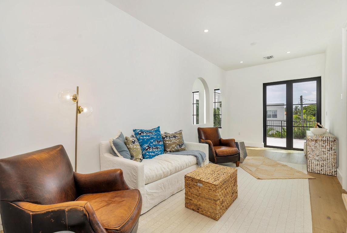 LAKEWOOD - Residential