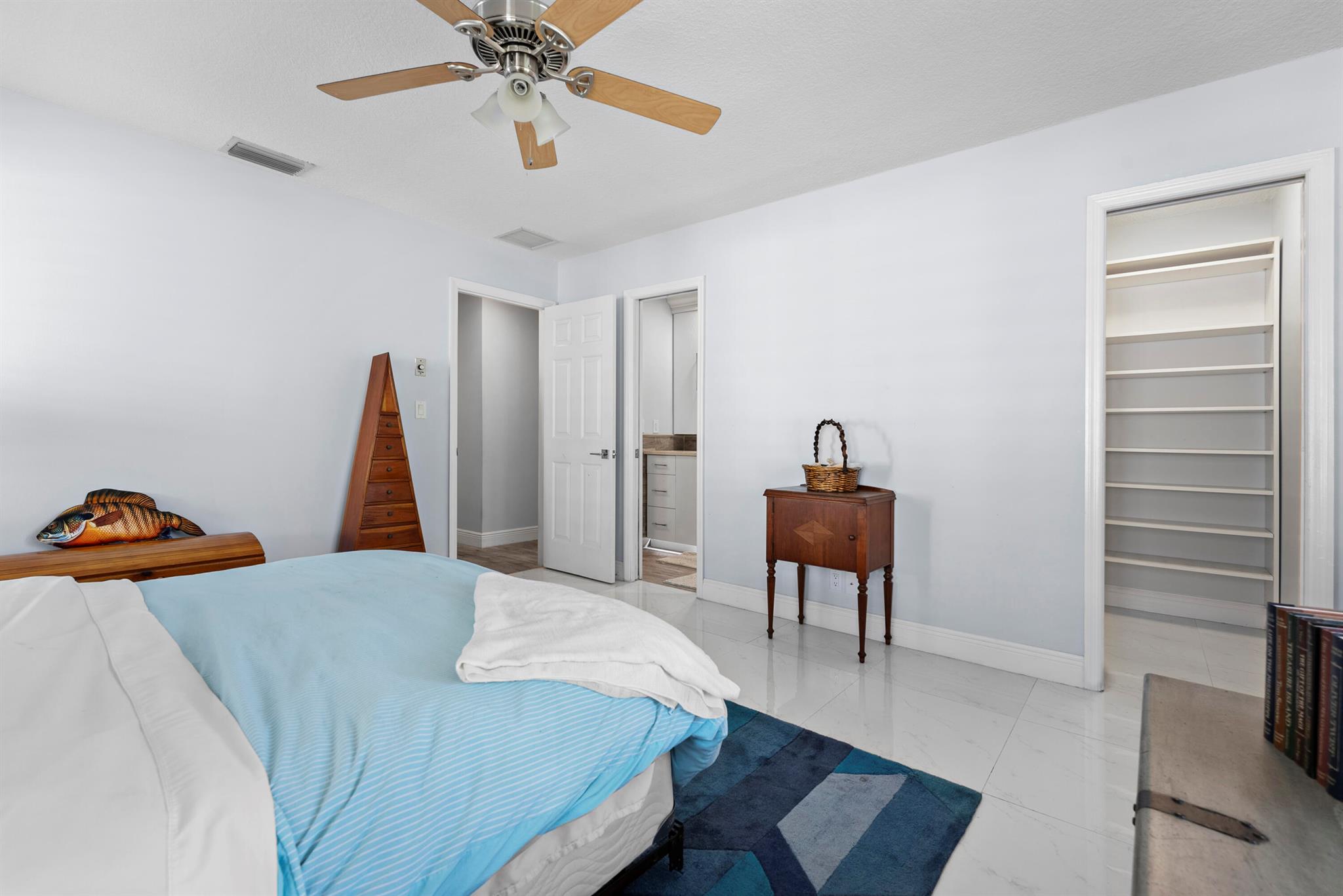 KNOB HILL - Residential