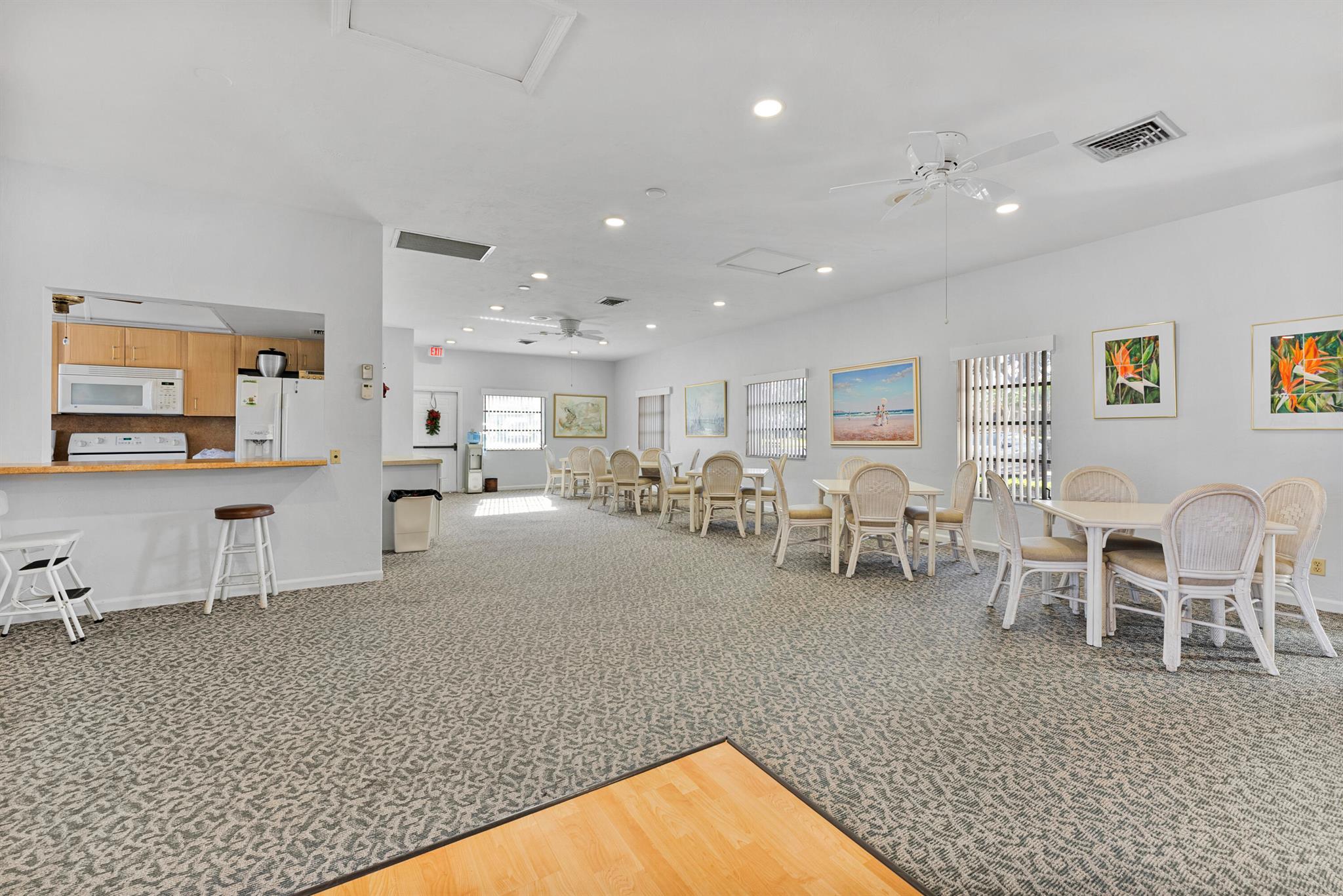 KNOB HILL - Residential