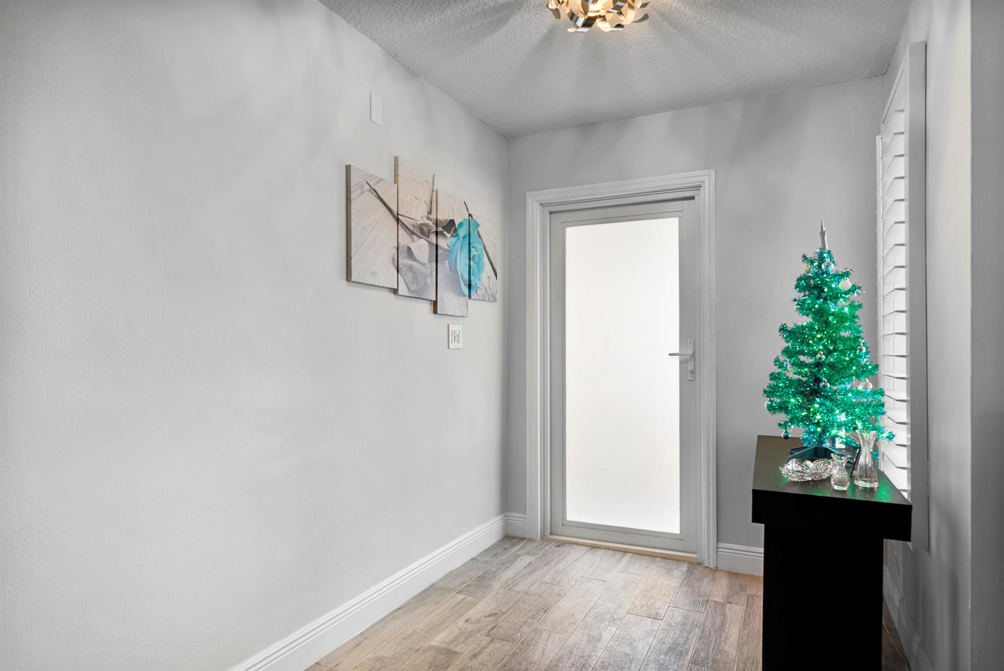 KNOB HILL - Residential