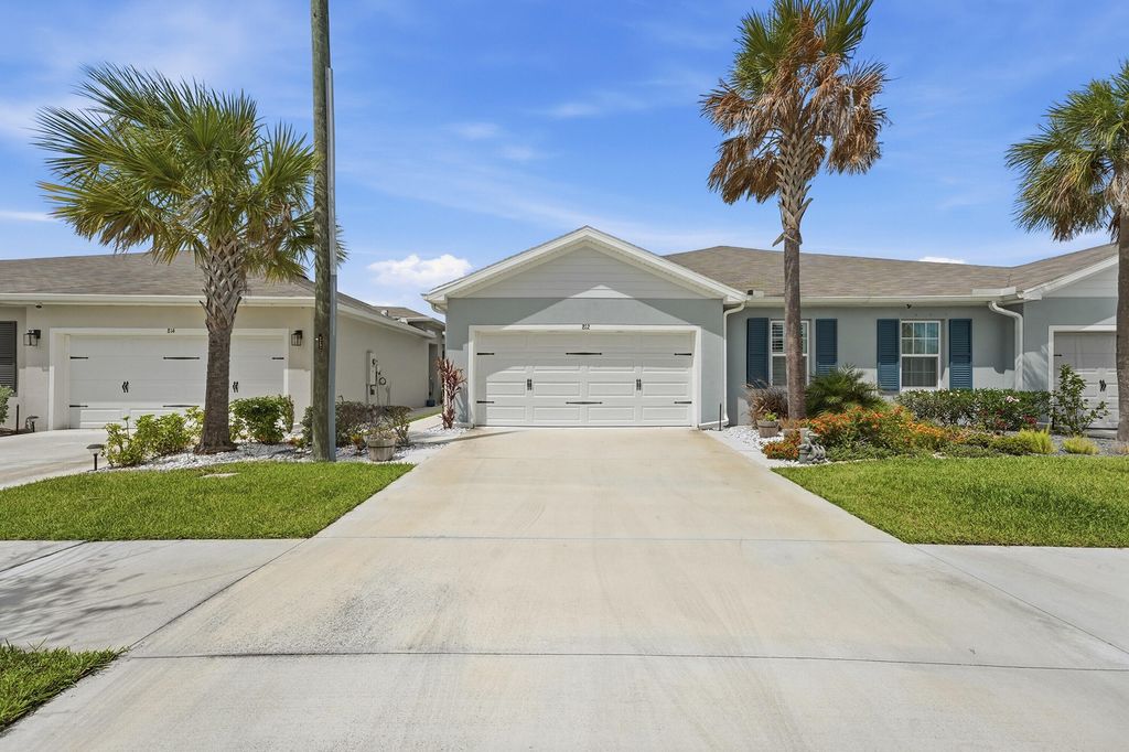 Photo of 812 Persimmon Place, Fort Pierce, FL 34981 (MLS # B26015026)