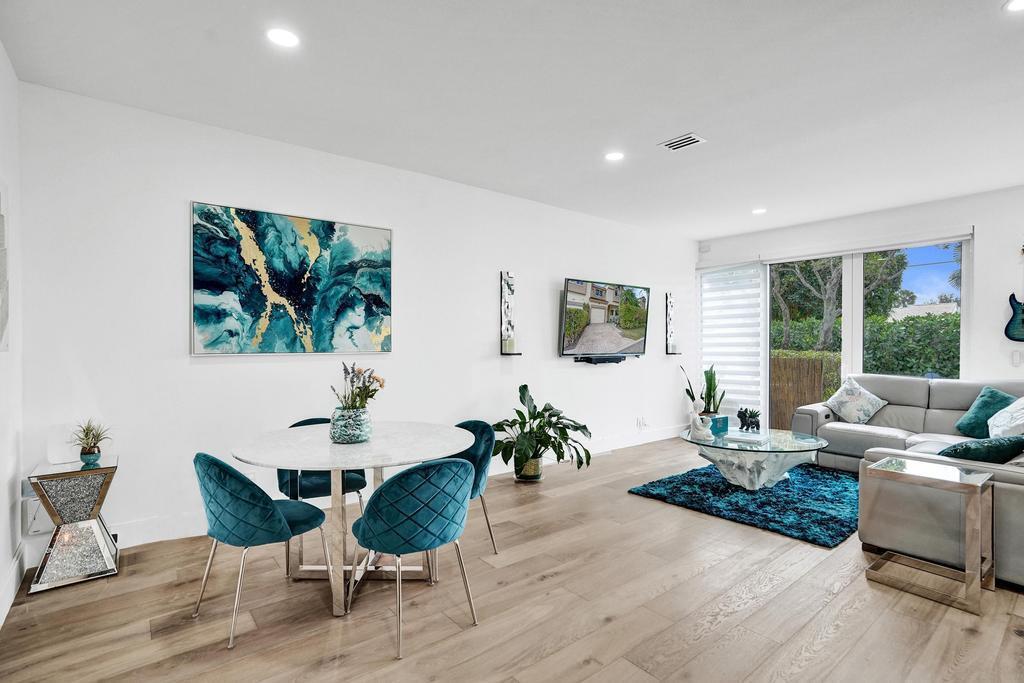 PLUM AT BOCA POINTE CONDOS ONE THRU 15 FILED IN OR - Residential