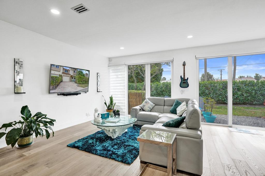 PLUM AT BOCA POINTE CONDOS ONE THRU 15 FILED IN OR - Residential