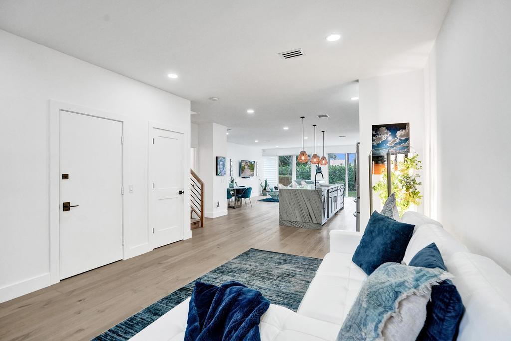 PLUM AT BOCA POINTE CONDOS ONE THRU 15 FILED IN OR - Residential