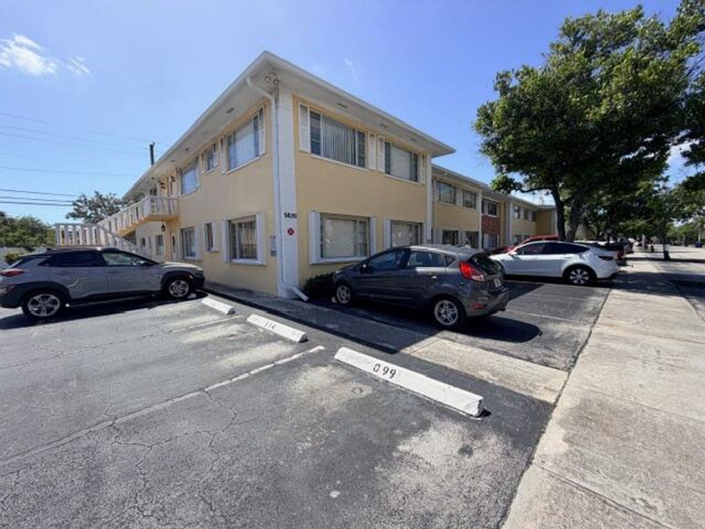 Photo of 5820 NE 22nd Way #629, Fort Lauderdale, FL 33308 (MLS # B26014769)