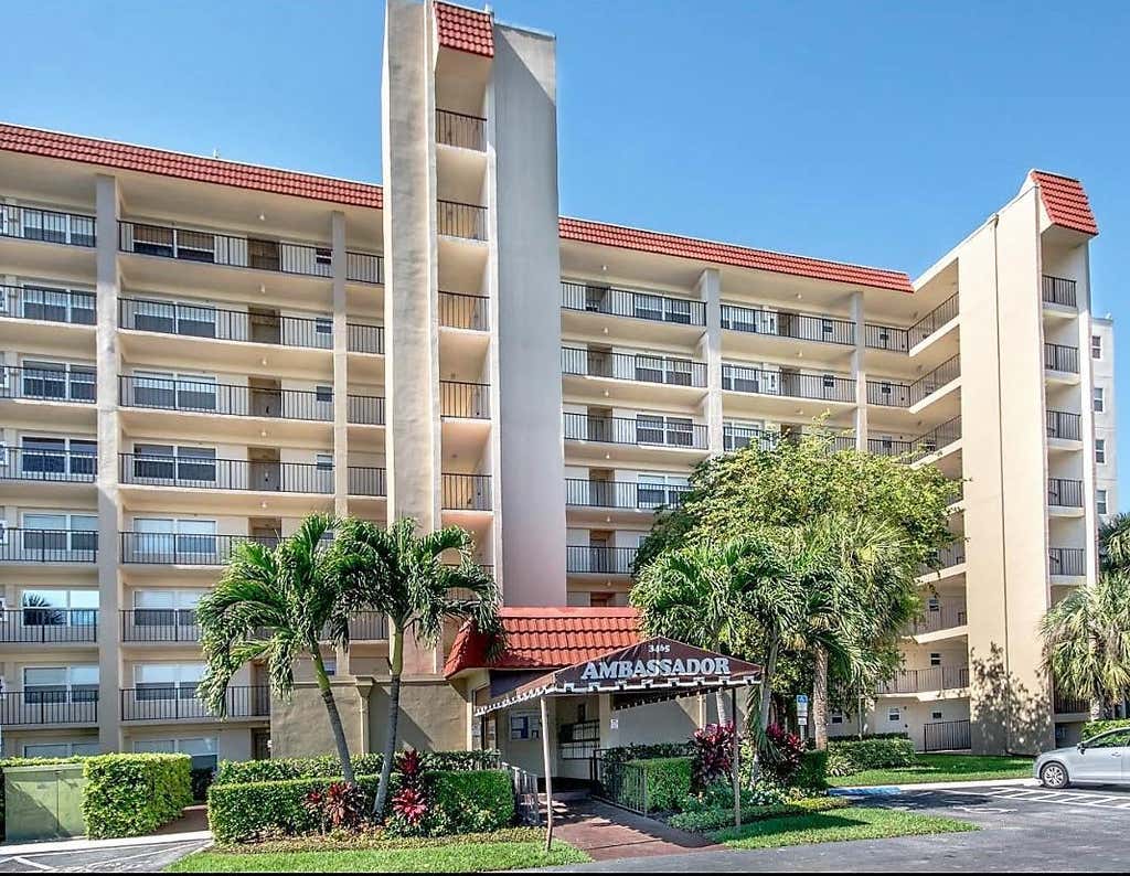 Photo of 3465 VIA POINCIANA #804, Lake Worth, FL 33467 (MLS # B26051762)