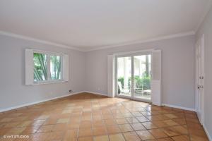 COMMODORE APARTMENTS COND - Residential Lease