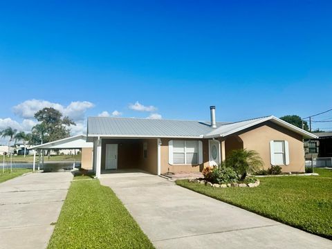 A home in Okeechobee