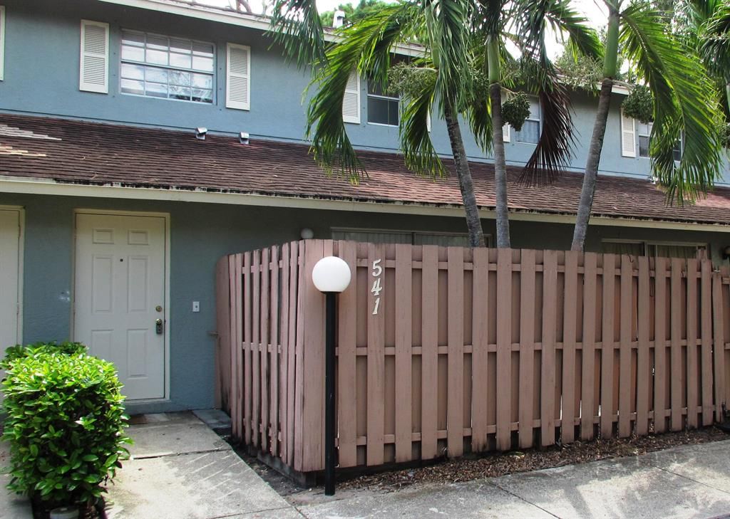 Photo of 541 Cypress Way W, Palm Springs, FL 33406 (MLS # R10830732)