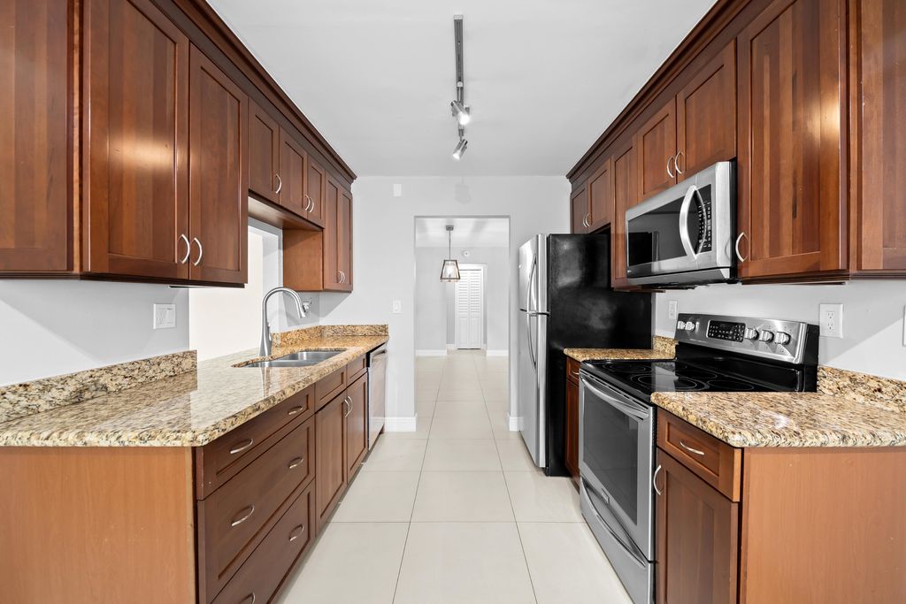 Photo of 313 SE 4th Terrace, Dania Beach, FL 33004 (MLS # B26011240)