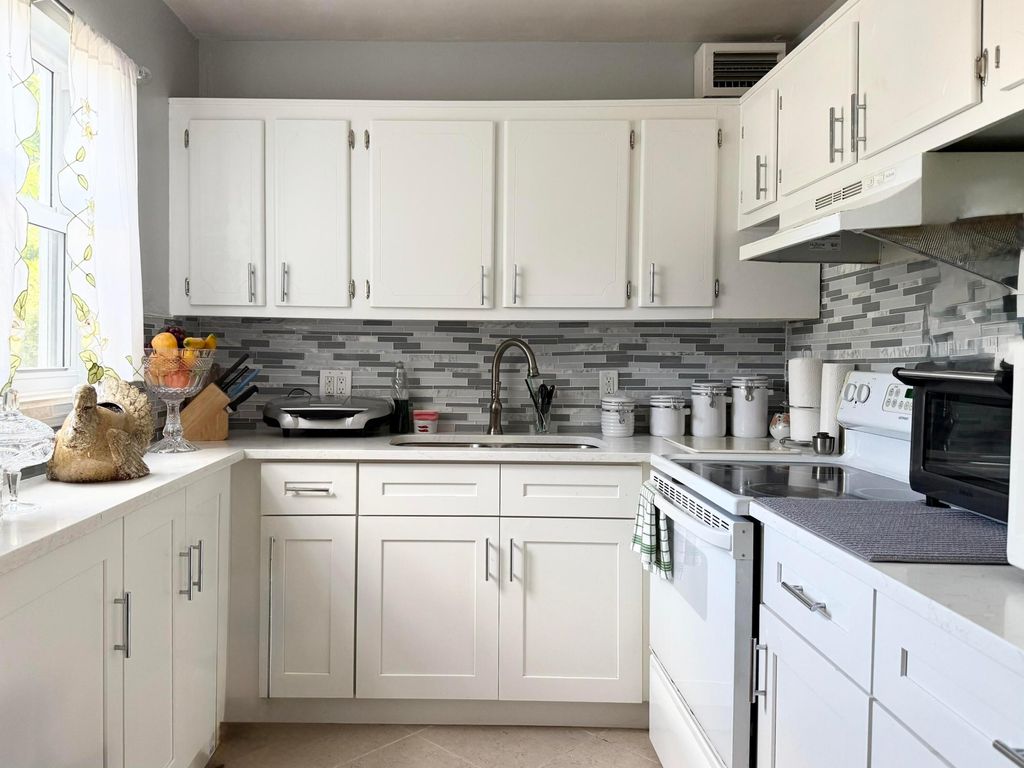 Photo of 240 Northampton L, West Palm Beach, FL 33417 (MLS # R11155109)