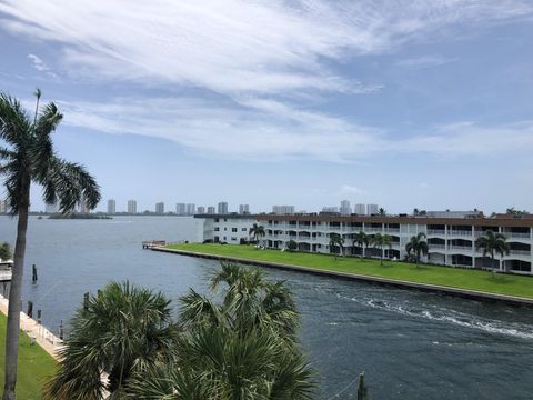 104 Paradise Harbour 415 Boulevard 415 North Palm Beach FL 33408