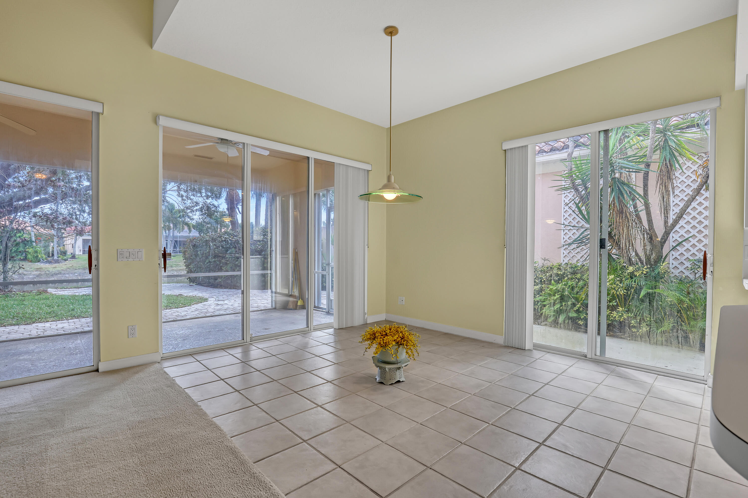 RIVERWALK 4 - Residential