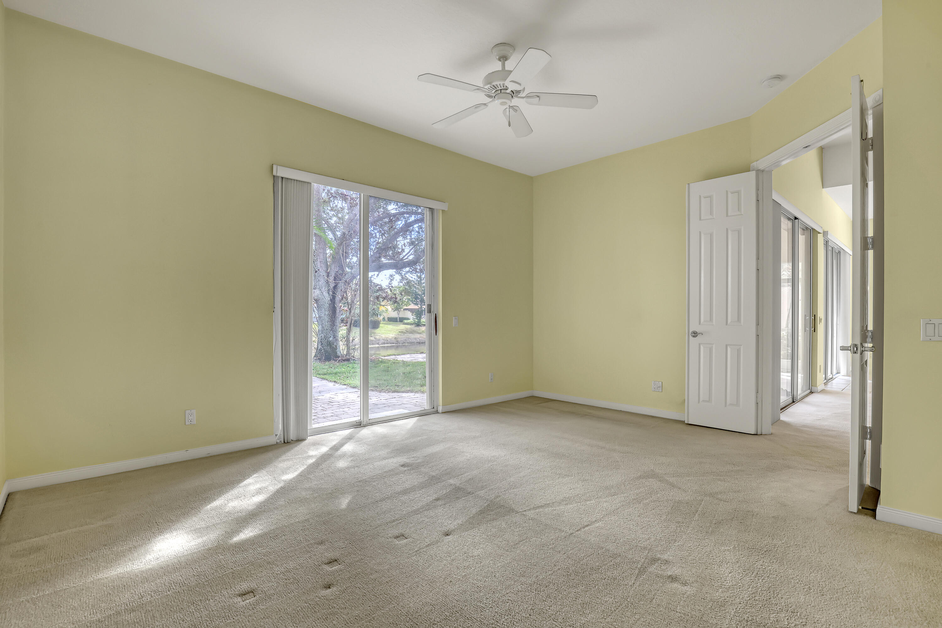 RIVERWALK 4 - Residential