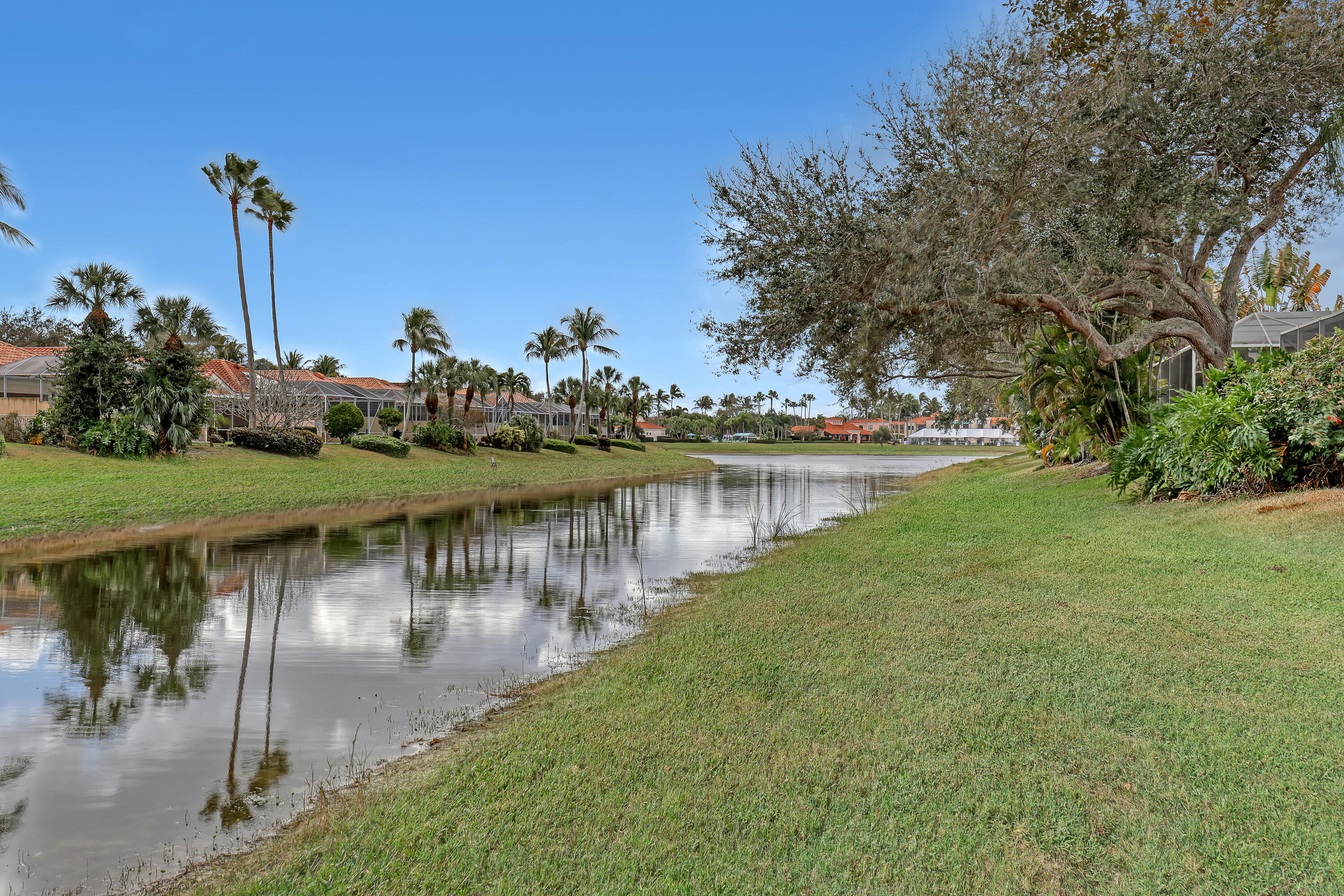 RIVERWALK 4 - Residential