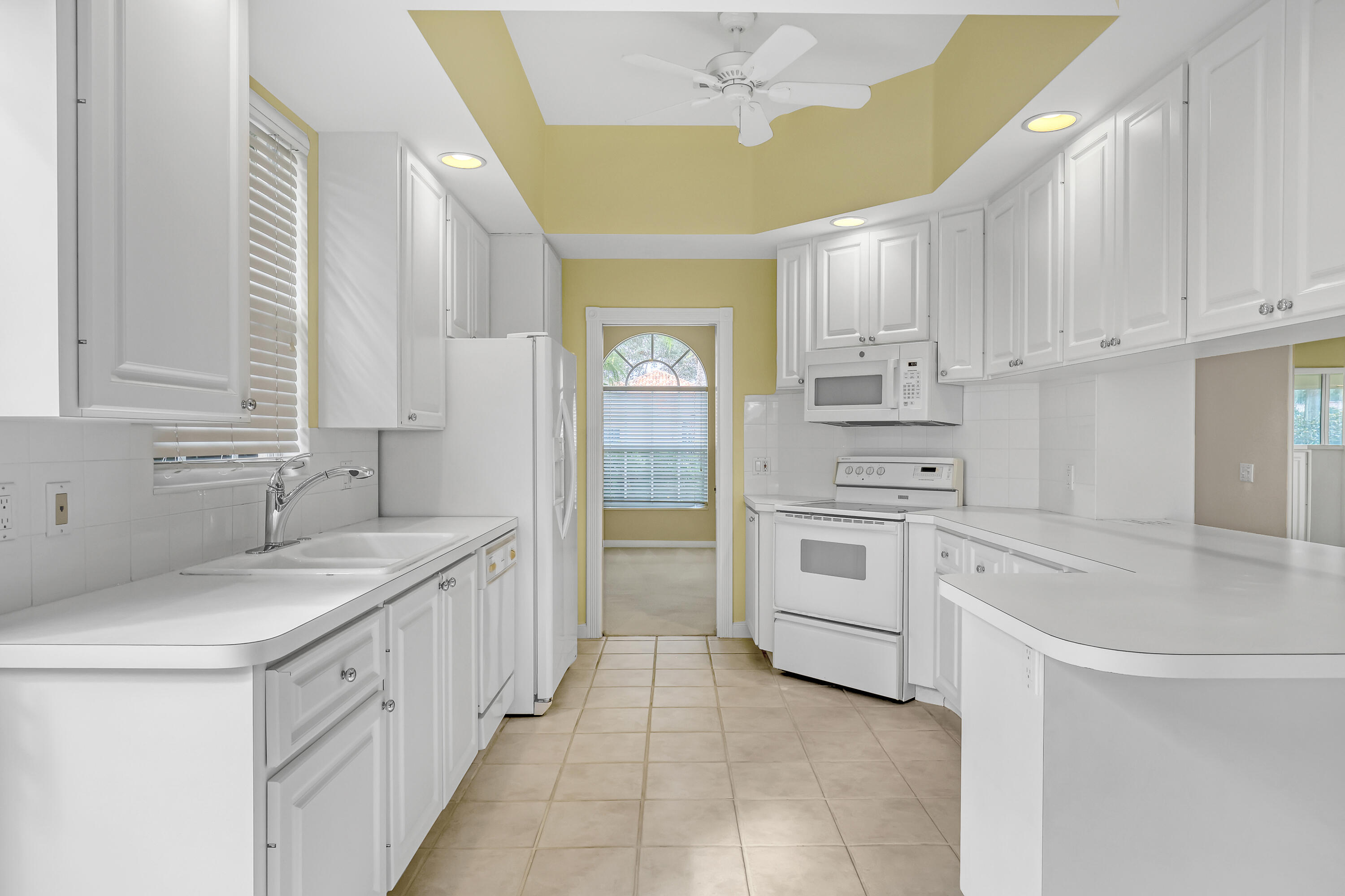 RIVERWALK 4 - Residential