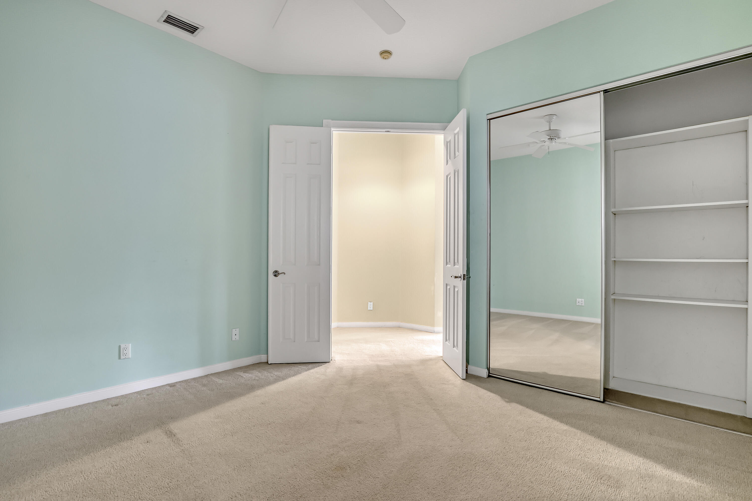 RIVERWALK 4 - Residential