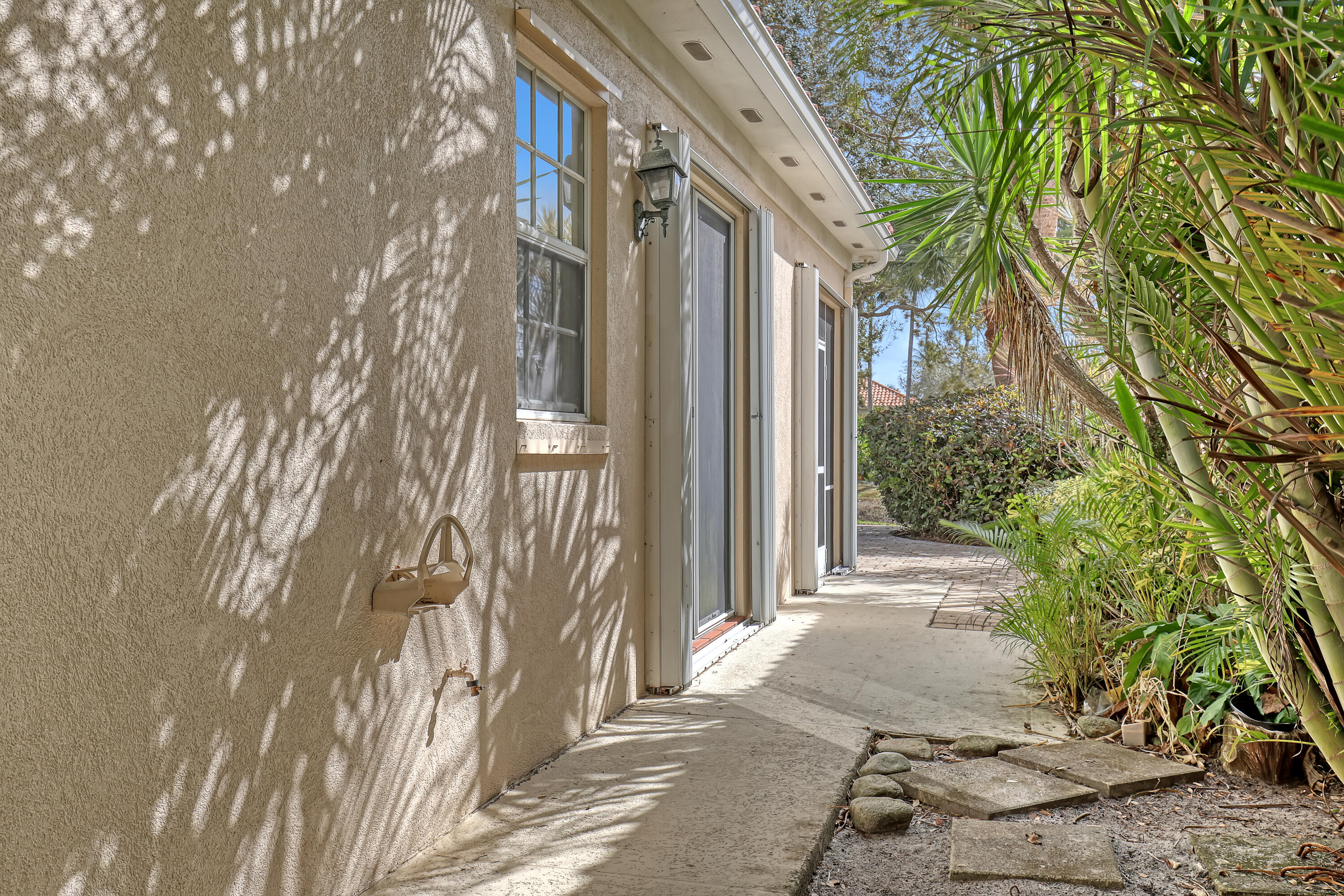 RIVERWALK 4 - Residential