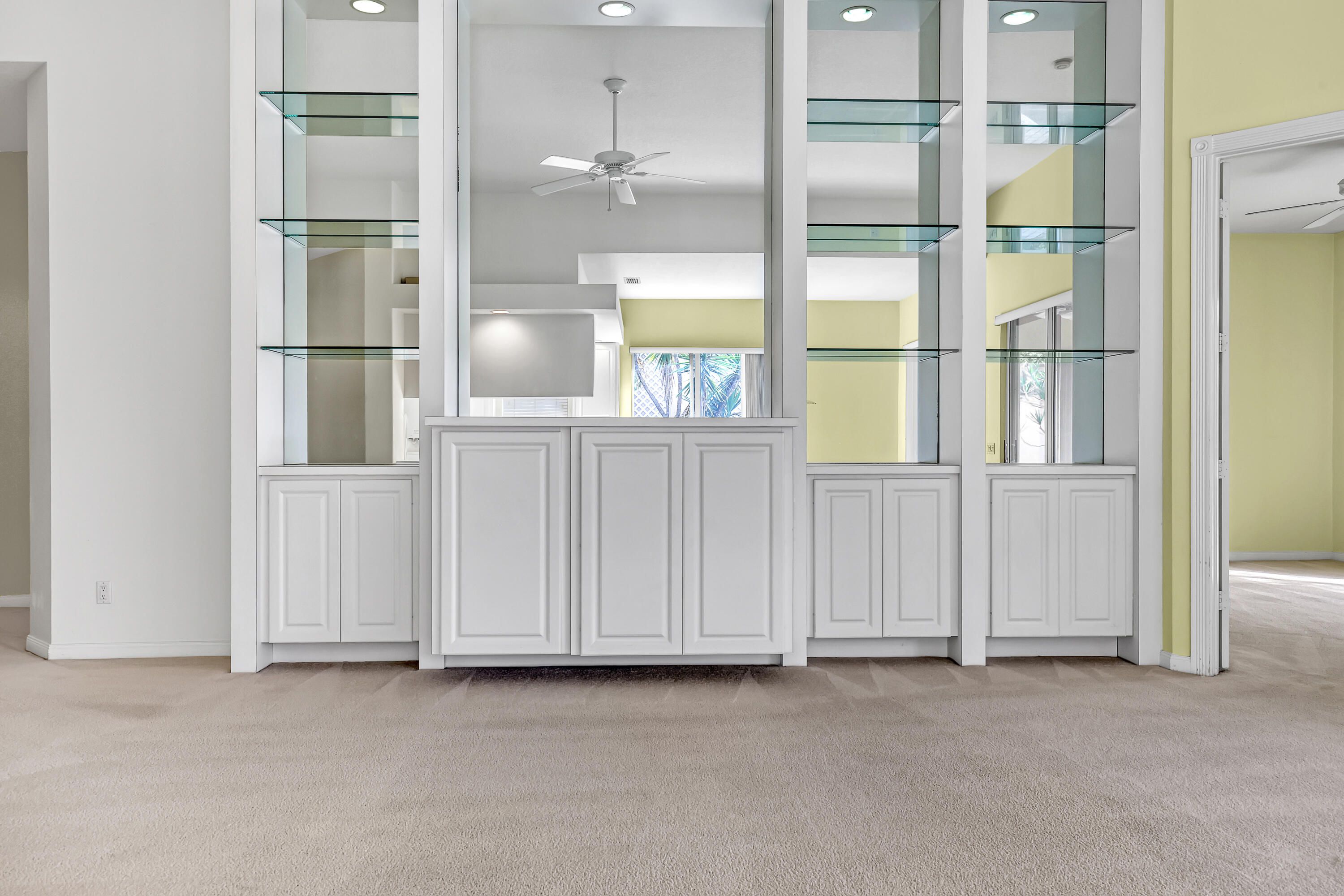 RIVERWALK 4 - Residential