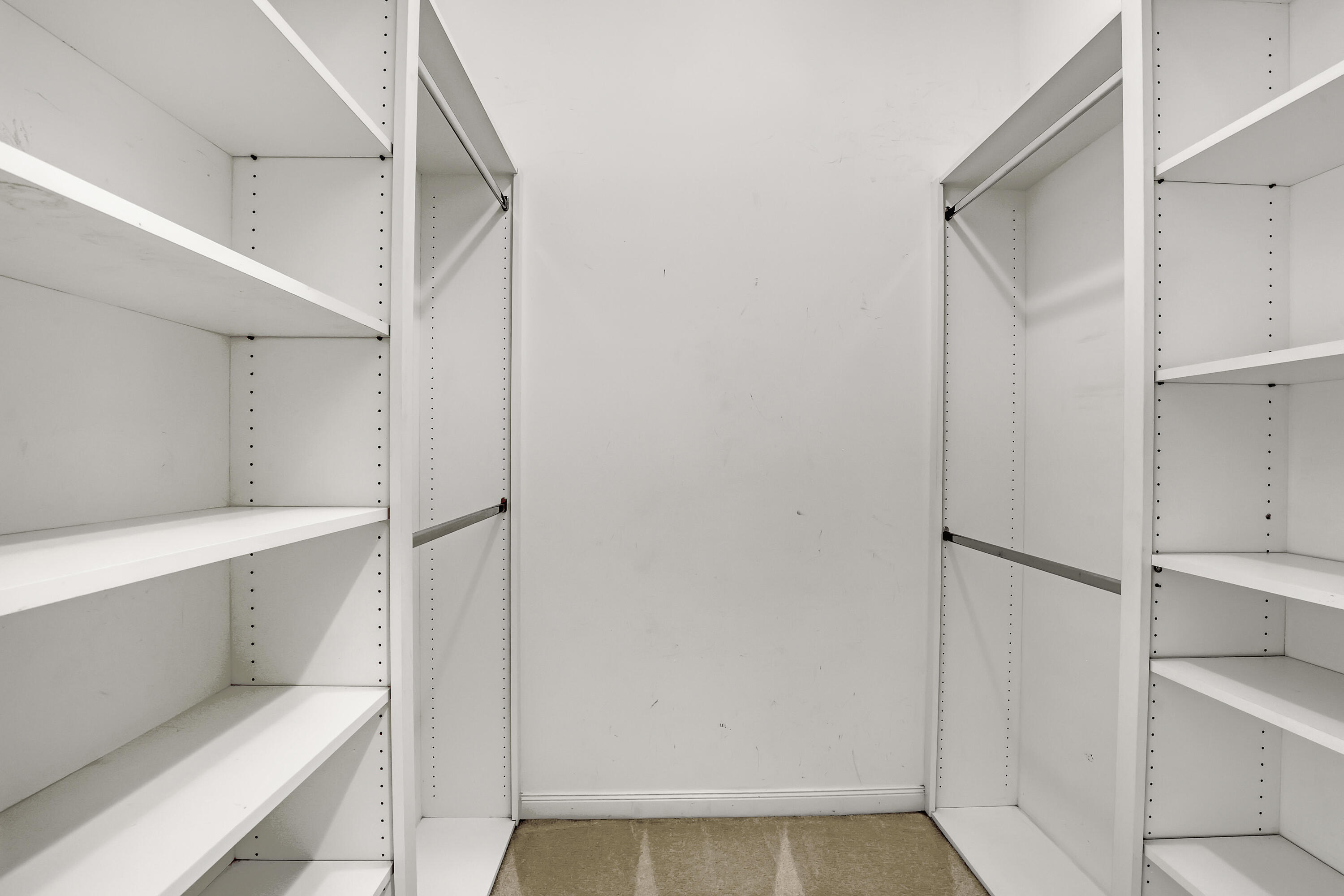 RIVERWALK 4 - Residential