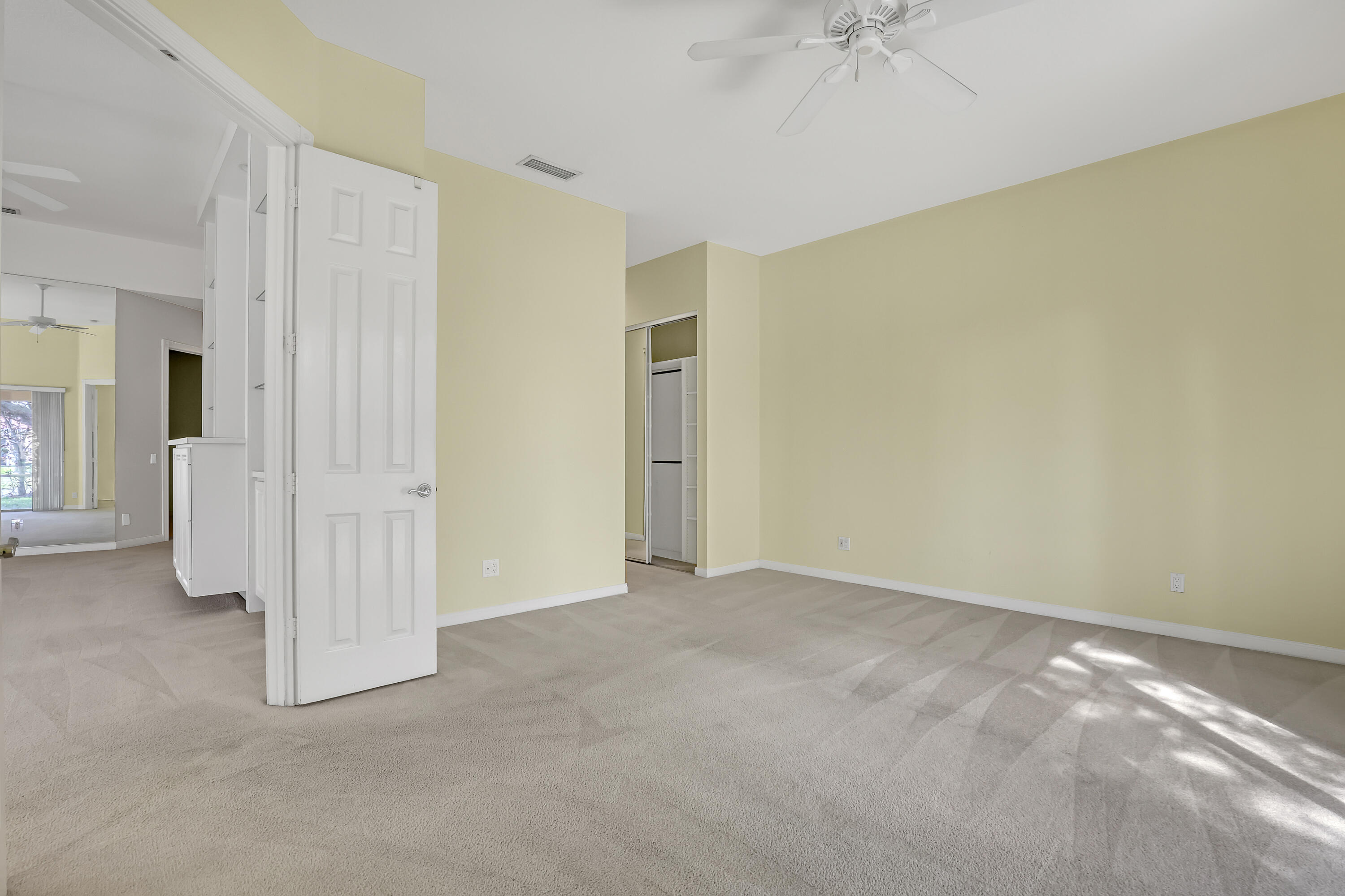 RIVERWALK 4 - Residential