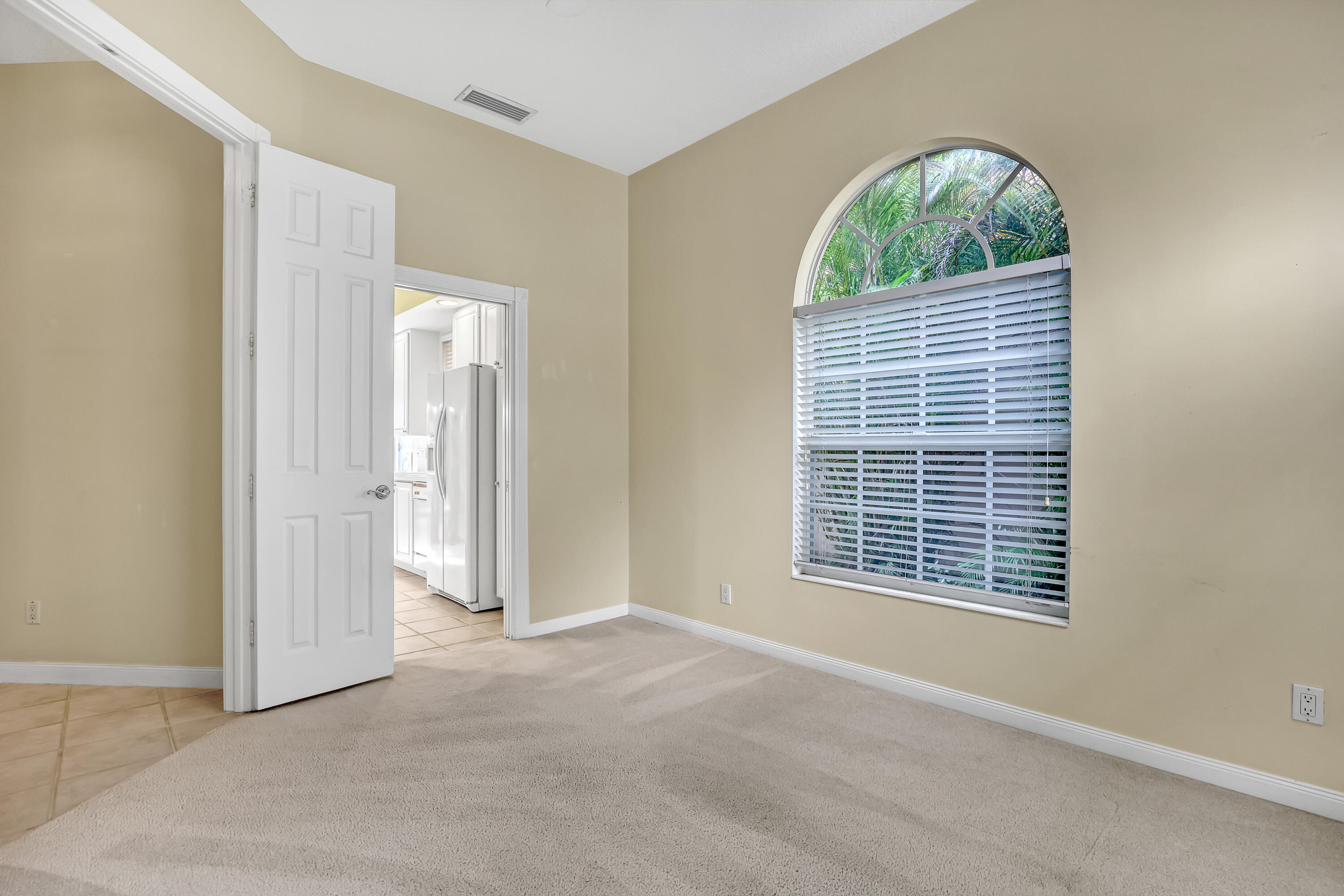 RIVERWALK 4 - Residential