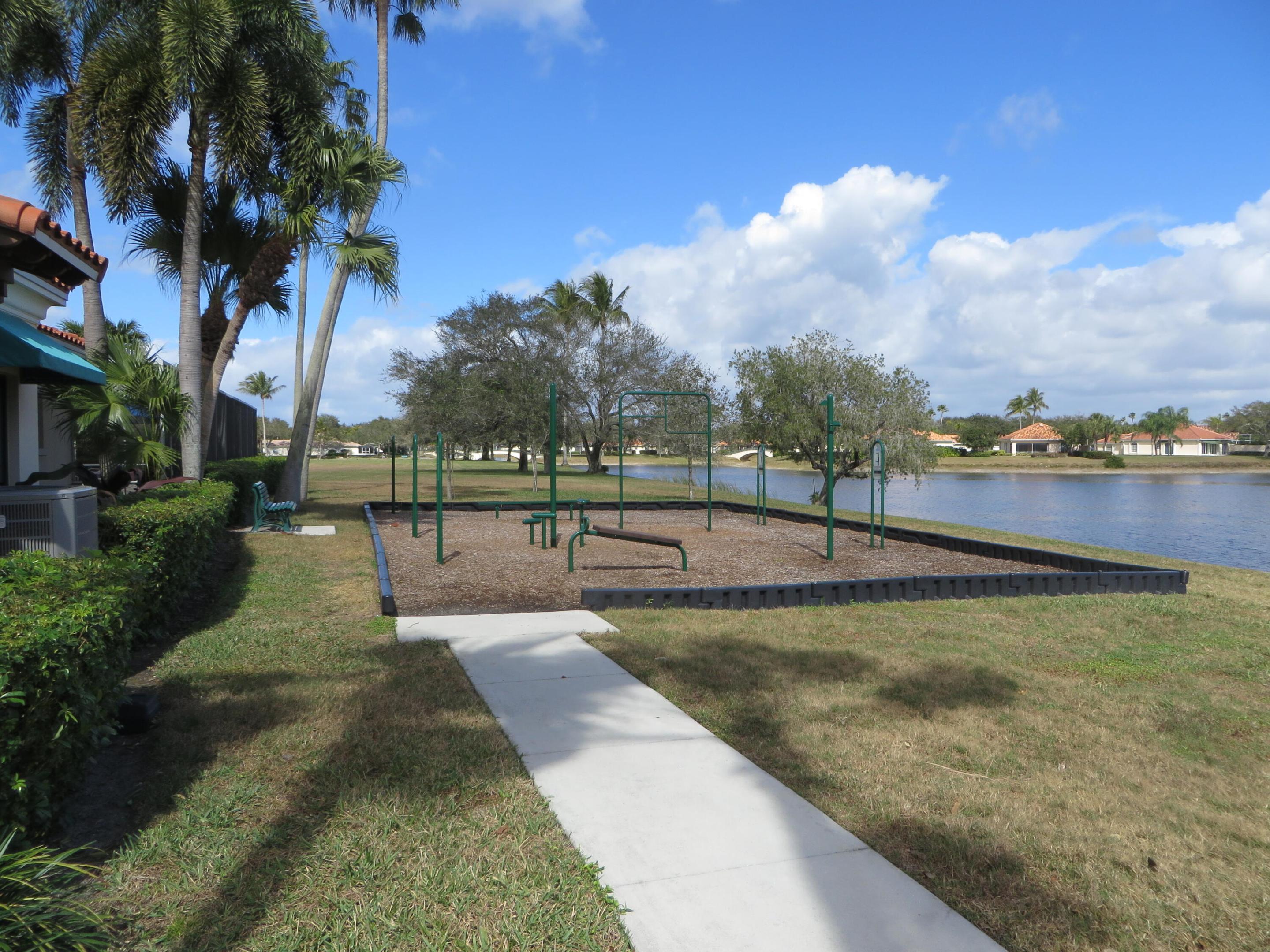 RIVERWALK 4 - Residential