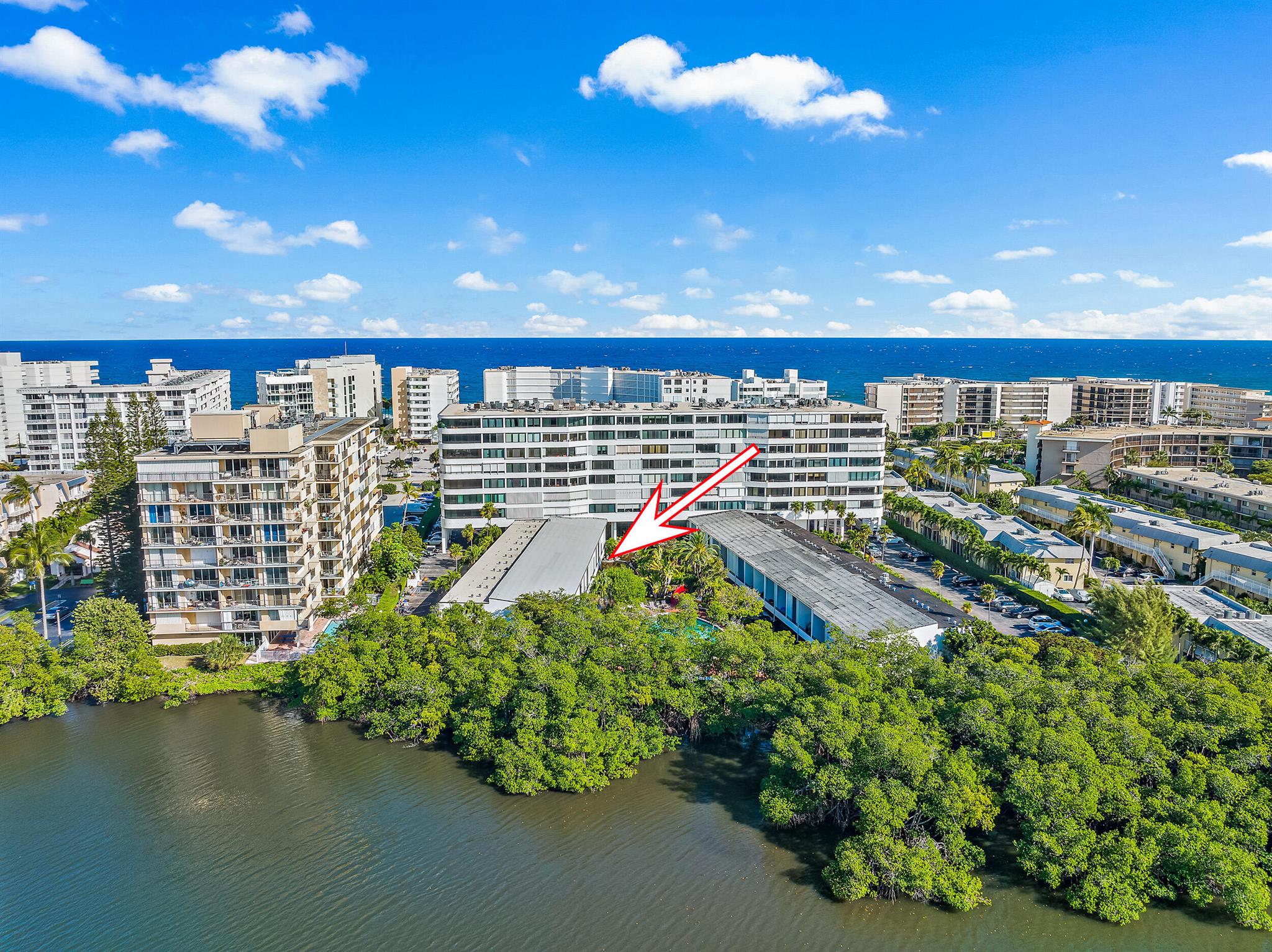MAYFAIR HOUSE CONDO - Residential