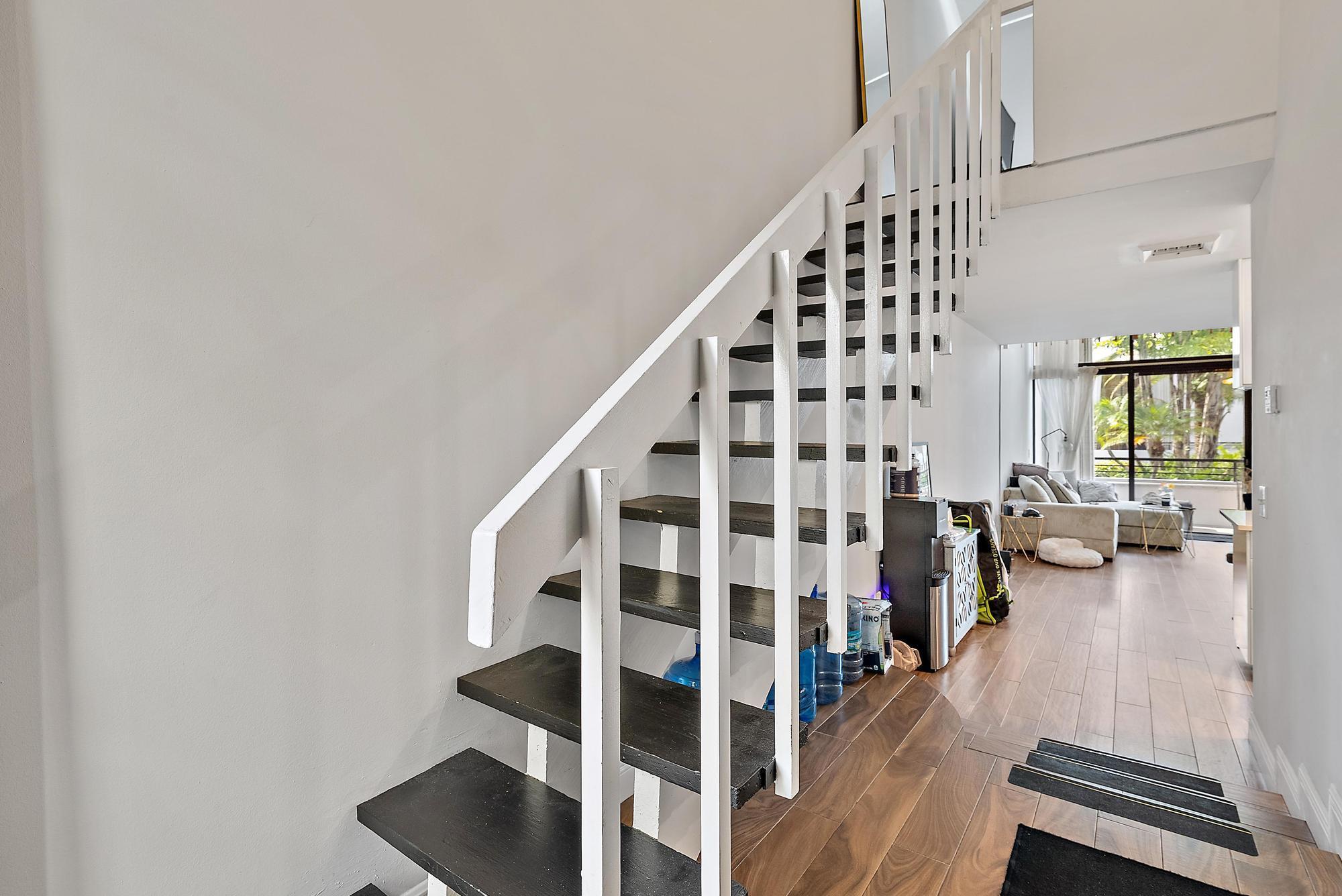 MAYFAIR HOUSE CONDO - Residential