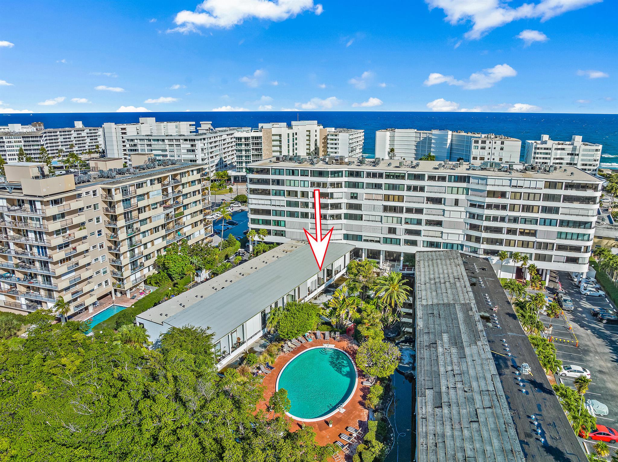 MAYFAIR HOUSE CONDO - Residential