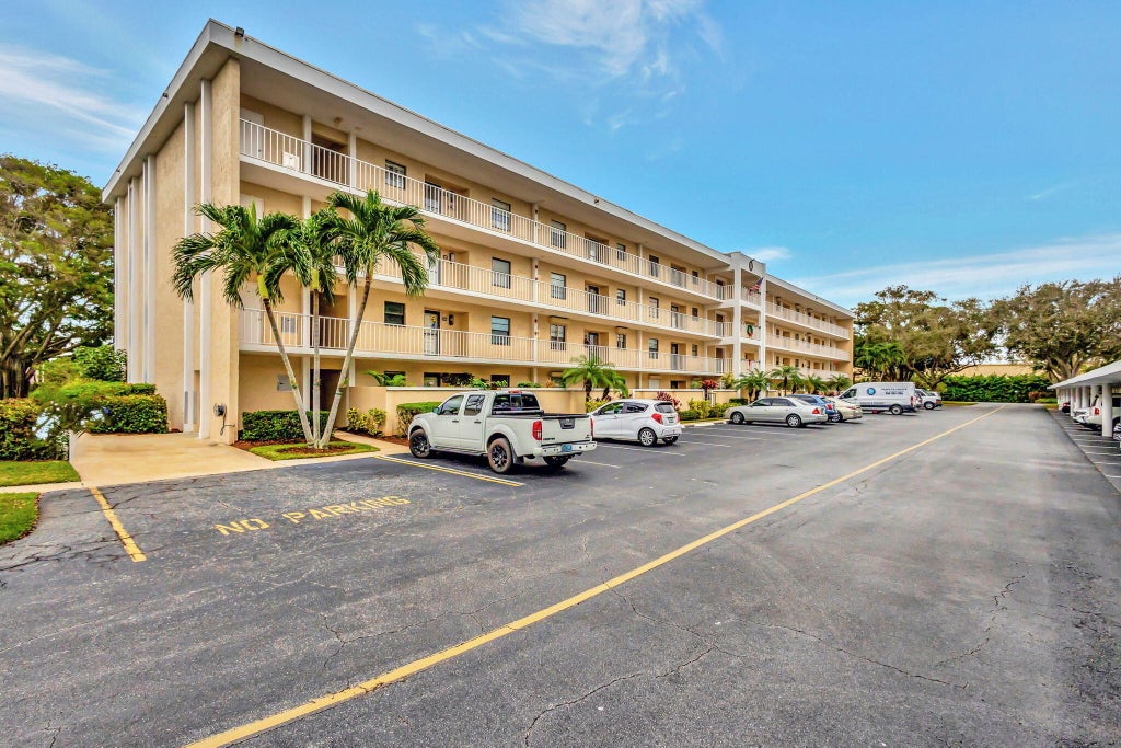Photo of 300 N A1A Highway #403 O, Jupiter, FL 33477 (MLS # B26062146)