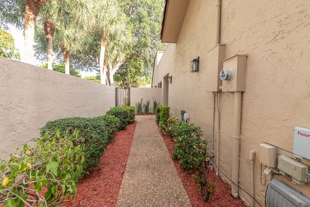 Photo of 6876 Palmar Court, Boca Raton, FL 33433 (MLS # R11096974)