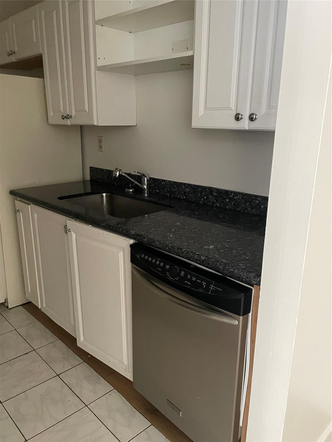 ST ANDREWS PALM BEACH CONDO I - Residential Lease