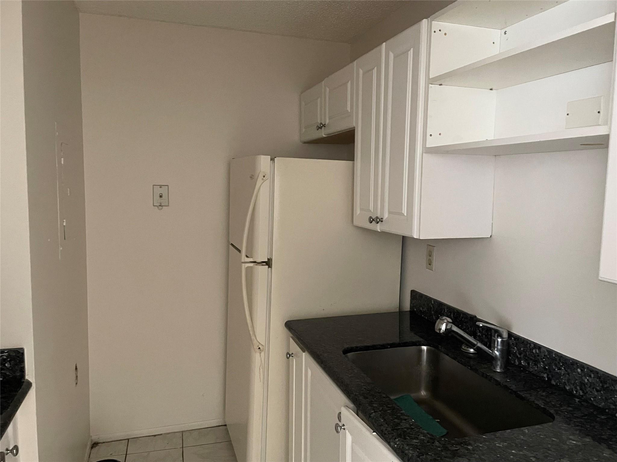 ST ANDREWS PALM BEACH CONDO I - Residential Lease