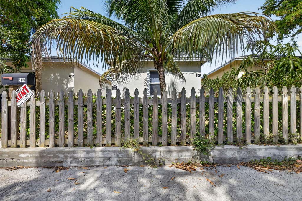 Photo of 609 N F Street N, Lake Worth, FL 33460 (MLS # B26059684)
