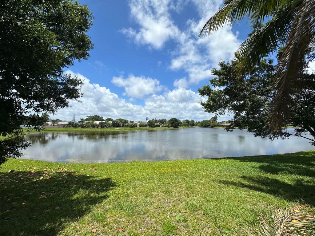 Photo of 132 Timberline Drive, Jupiter, FL 33458 (MLS # B26032297)