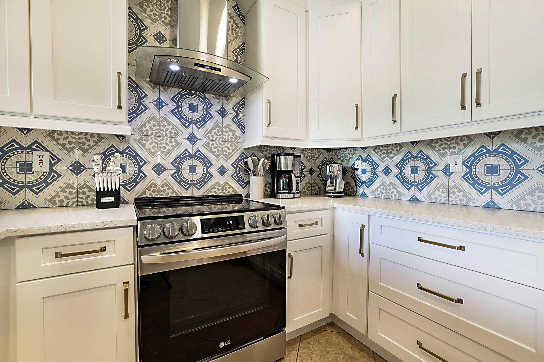 Riviera Beach, Florida 33418, United States, 3 Bedrooms Bedrooms, ,3 BathroomsBathrooms,Residential,Pending,209495