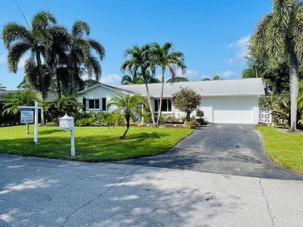 Photo of 1513 Summer Avenue, Jupiter, FL 33469 (MLS # R10744189)