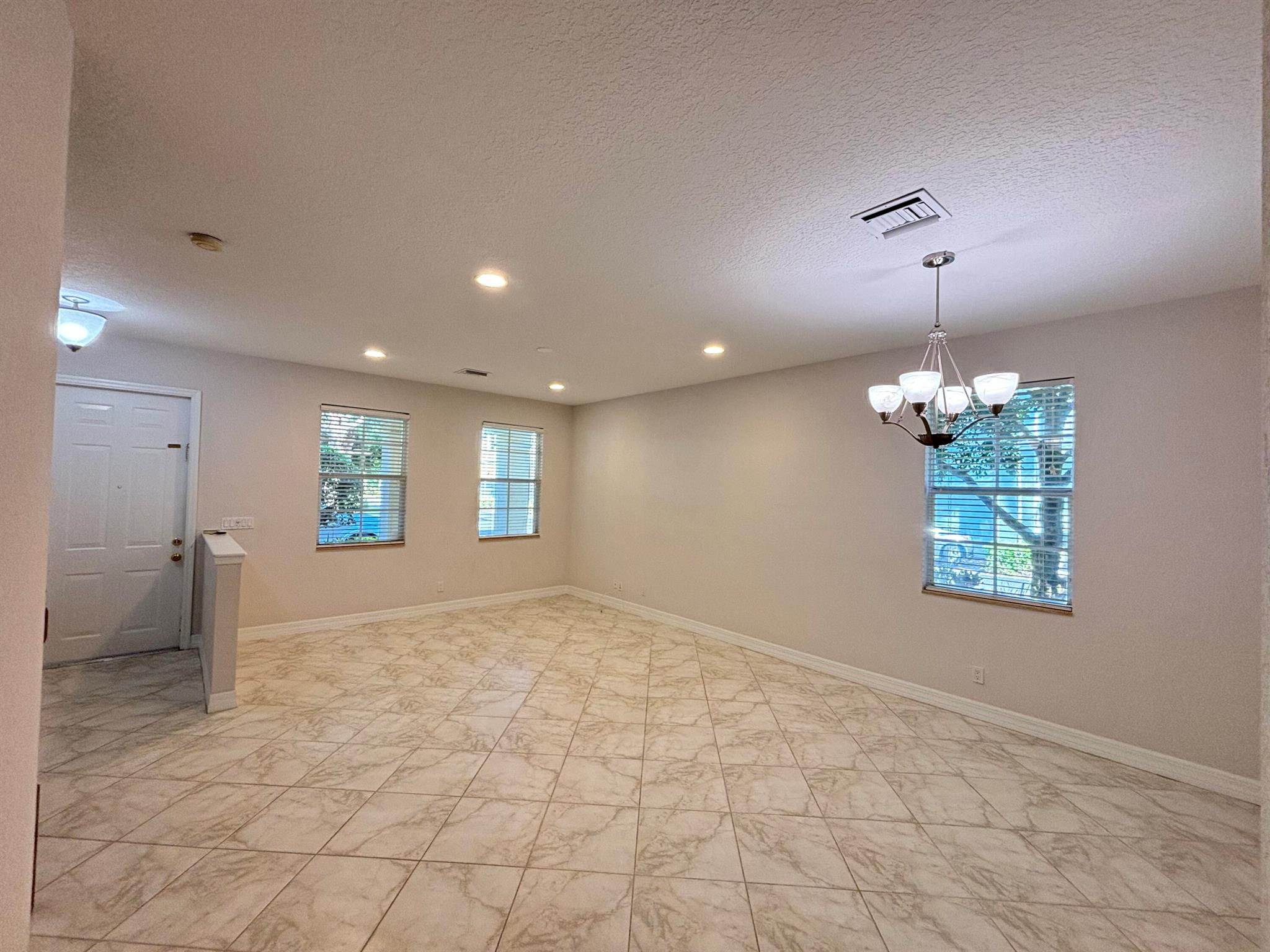 FAIRFIELD GARDENS - Residential Lease