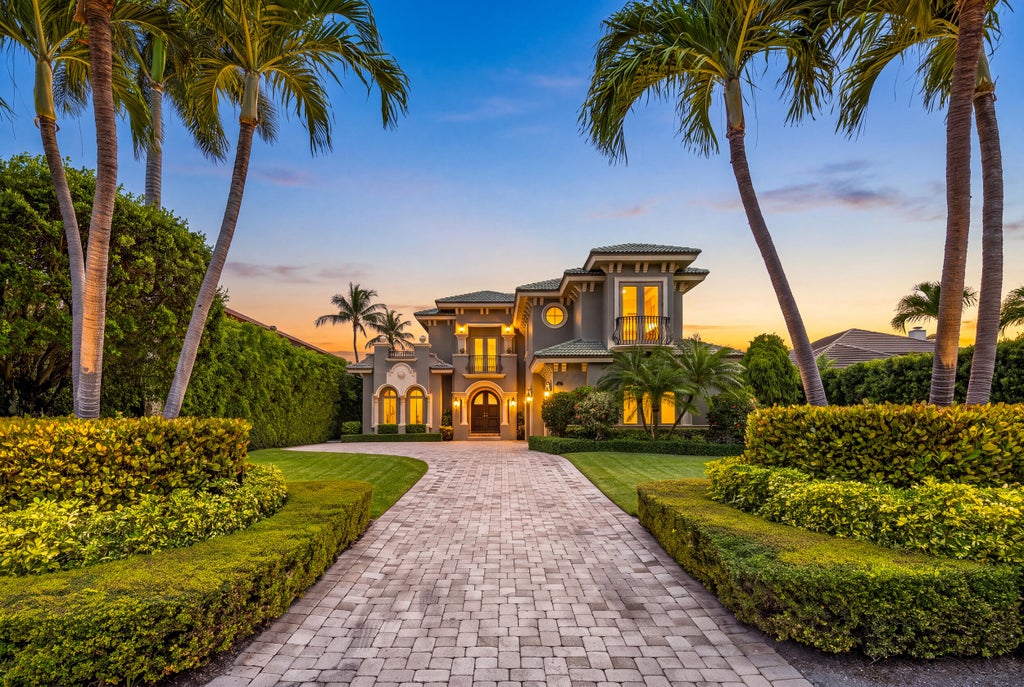 Photo of 1207 N ATLANTIC Drive, Lantana, FL 33462 (MLS # B26089108)