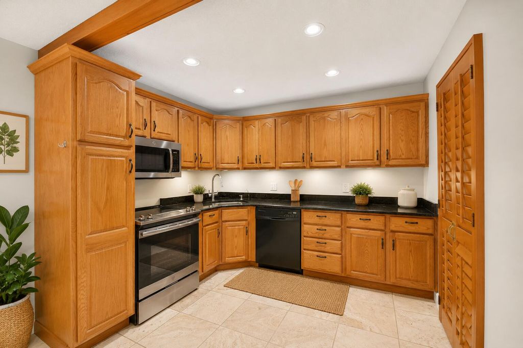 Photo of 511 Shady Pine Way #D2, Greenacres, FL 33415 (MLS # B26041344)