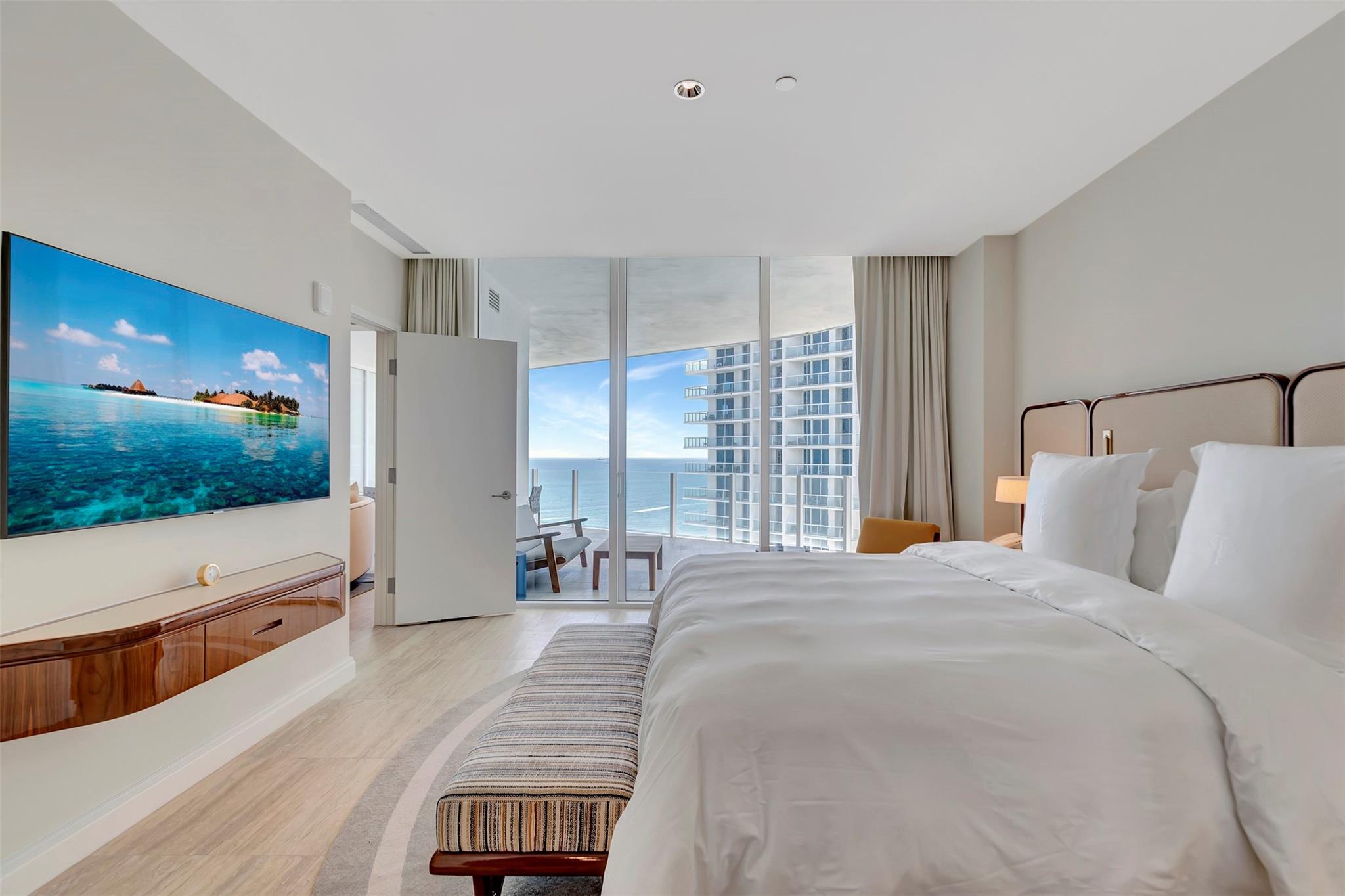 Four Seasons - Residential