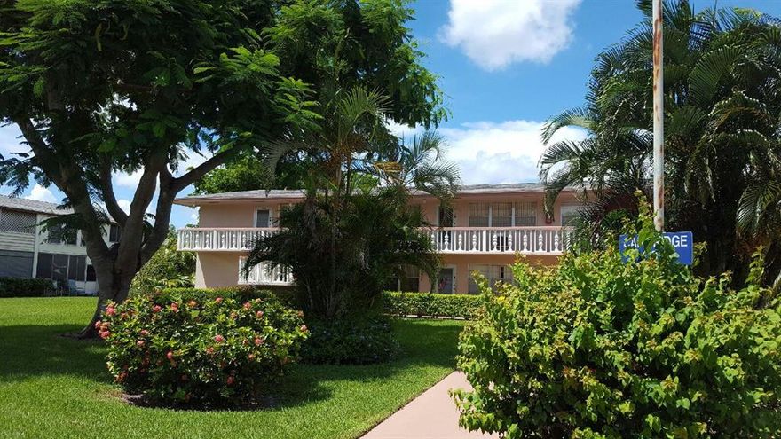 1BR/1BTH, 2ND FLOOR CONDO. ELEVATOR IS IN THE BUILDING. FULLY REDONE: TILES THRU, NEW EUROPEAN STYLE KITCHEN CABINETS, SS APPLIANCES, NEW VANITY. NO PETS. NO LEASE. COMMUNITY ''CENTURY VILLAGE '' IS 55+.