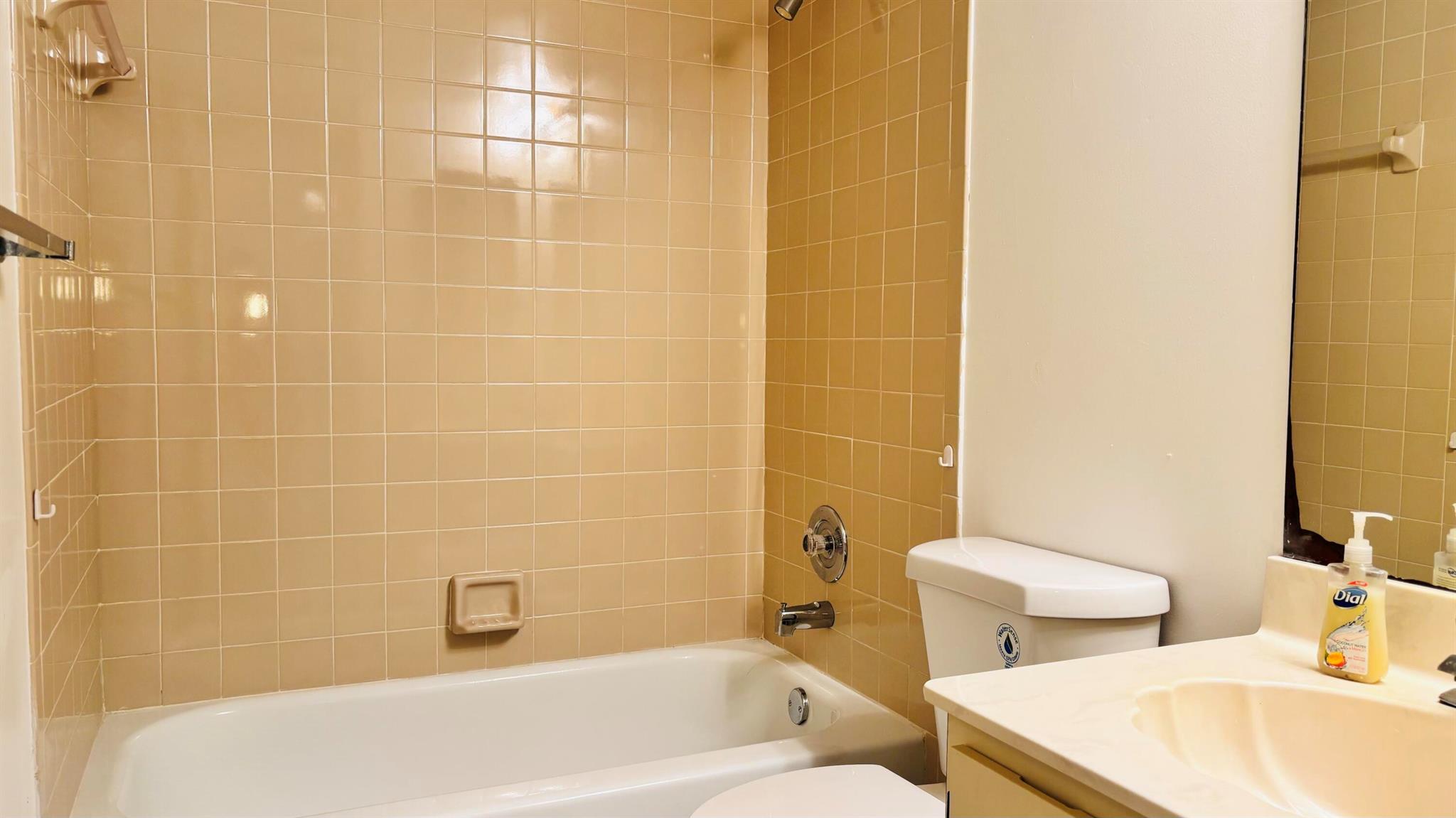 VILLAS AT MEADOW LAKES CO - Residential Lease