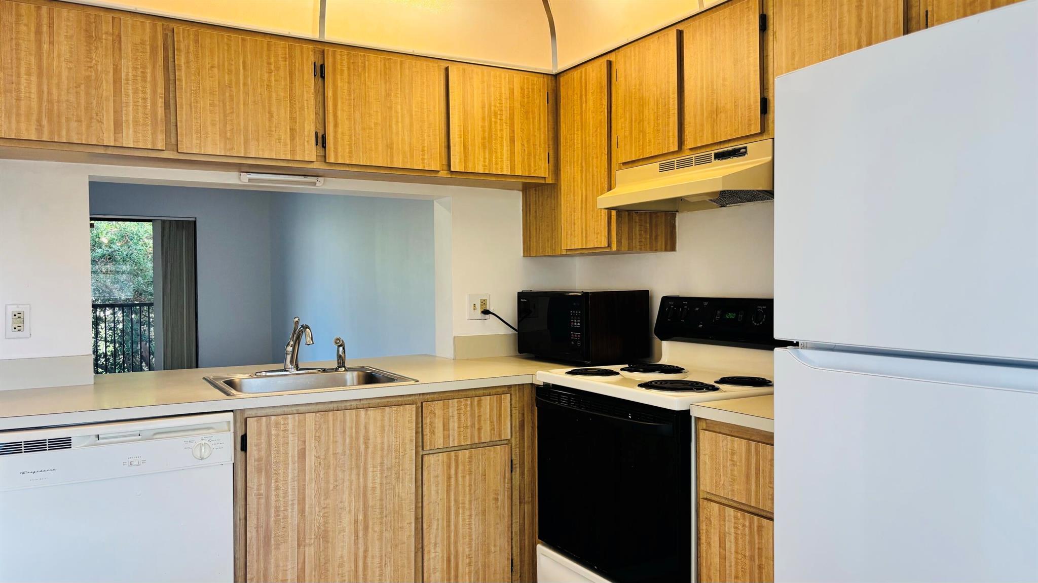 VILLAS AT MEADOW LAKES CO - Residential Lease