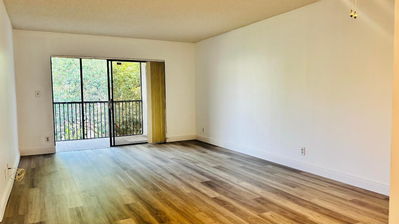 VILLAS AT MEADOW LAKES CONDO - Residential Lease