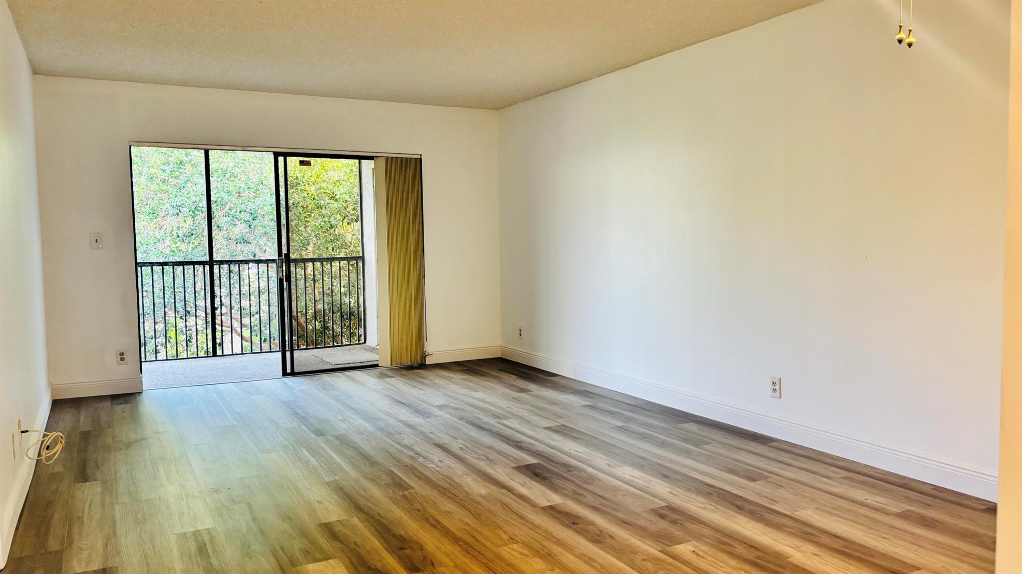 VILLAS AT MEADOW LAKES CO - Residential Lease