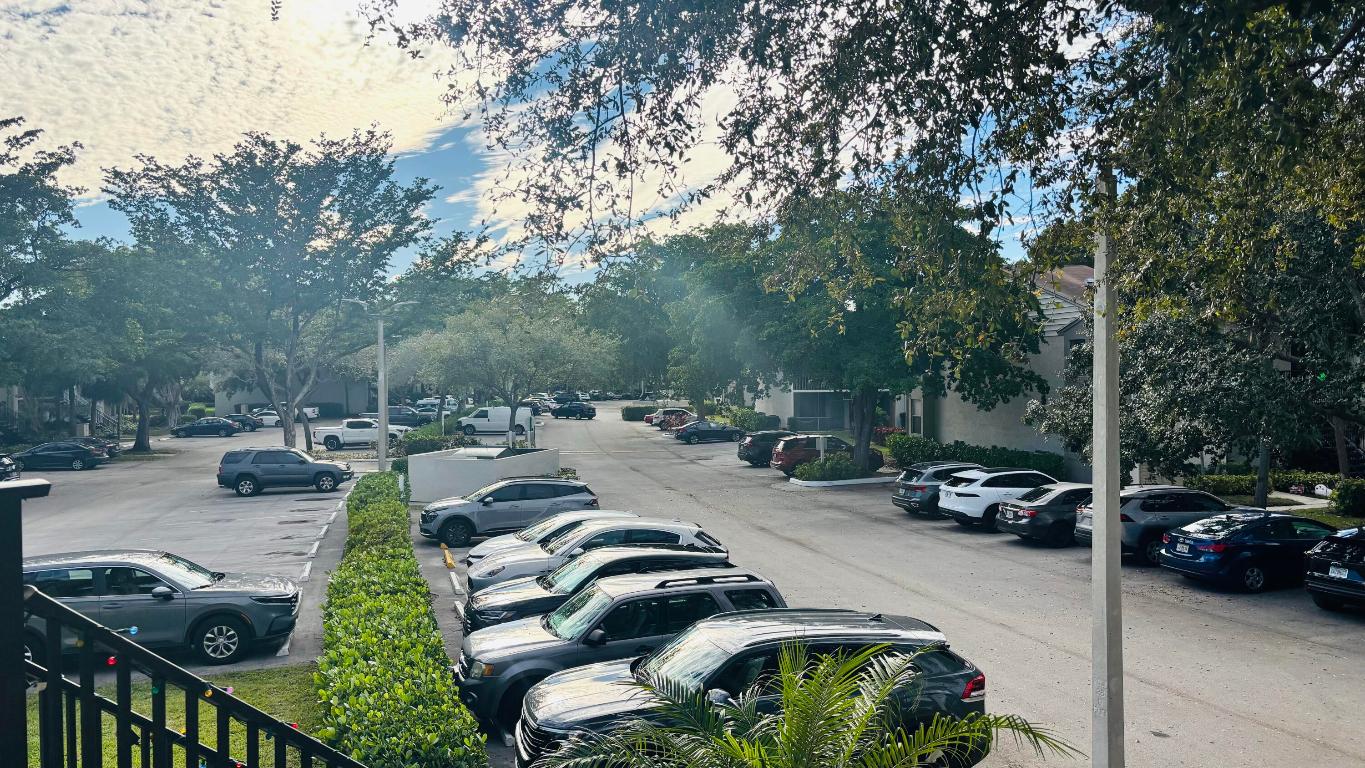 VILLAS AT MEADOW LAKES CONDO - Residential Lease