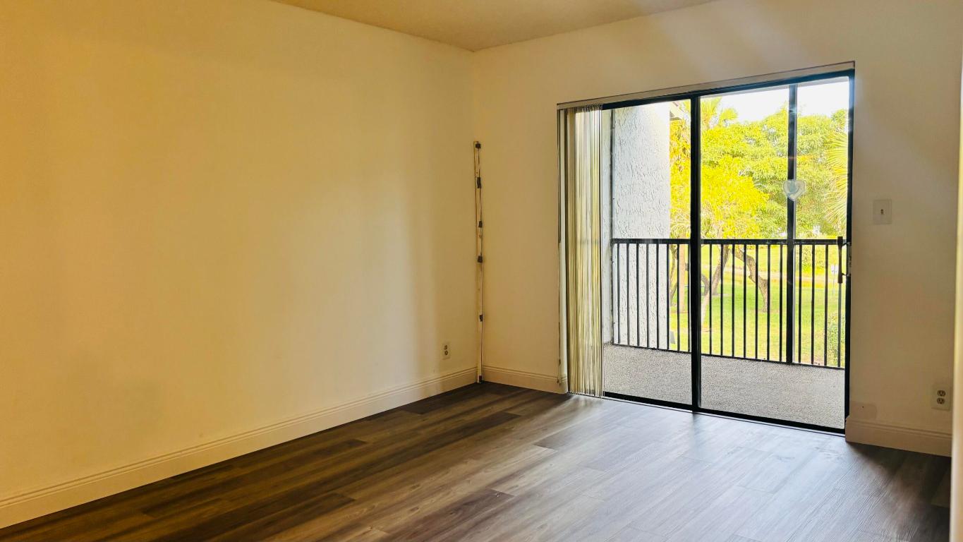 VILLAS AT MEADOW LAKES CONDO - Residential Lease