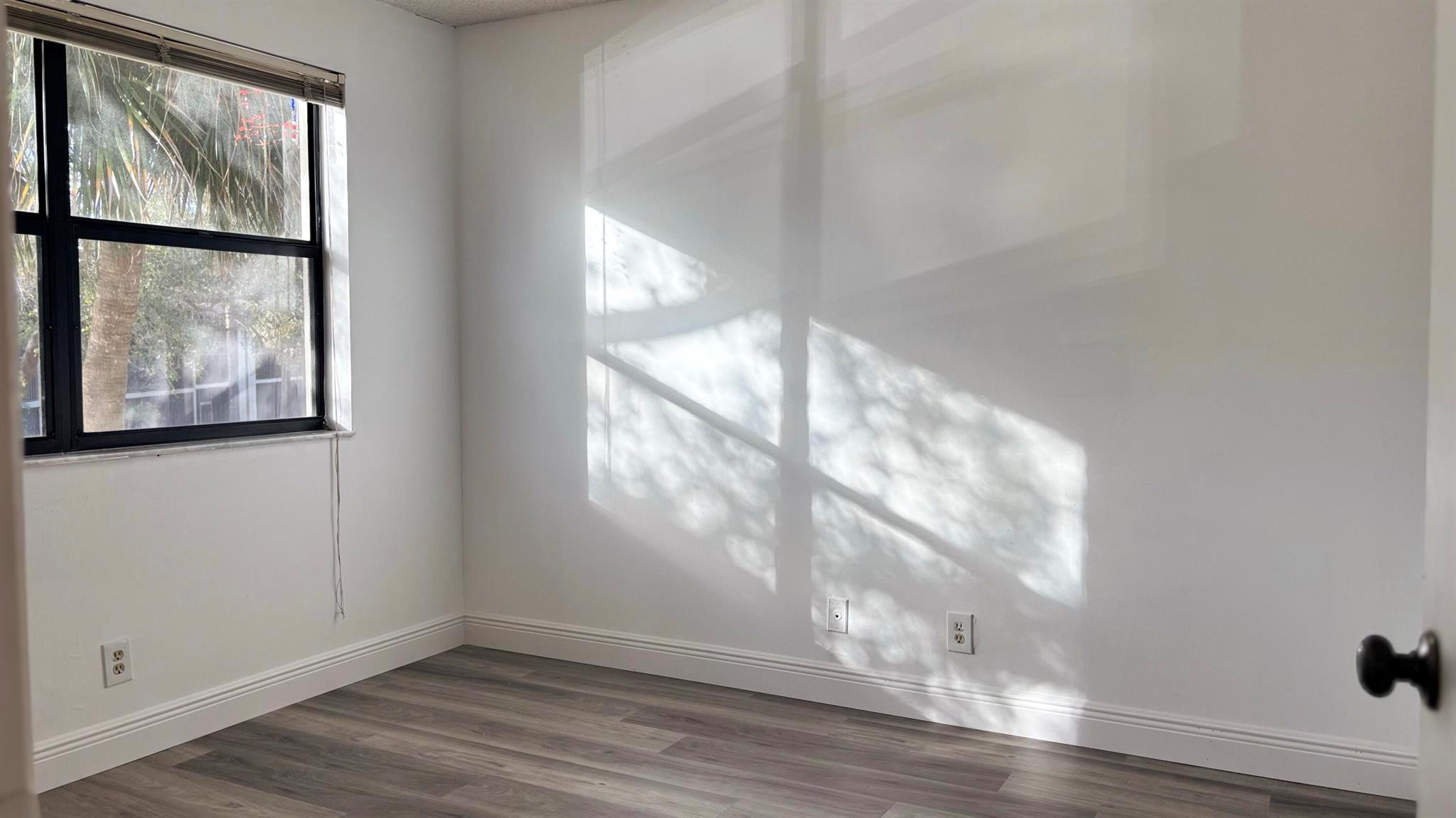 VILLAS AT MEADOW LAKES CO - Residential Lease